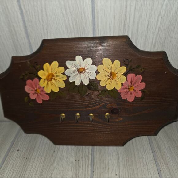 Vtg Hand-Painted Floral Wooden Key Holder Plaque Farmhouse Country - Picture 3 of 5